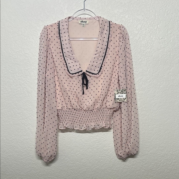 Alkemy Tops - Alkemy Women's Size Large Blush Polka Dot Blouse